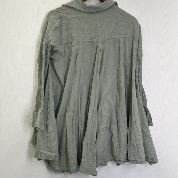 Free People - Light Green Button Down Raw Hemline Flowy Blouse Size Small - Picture 11 of 11